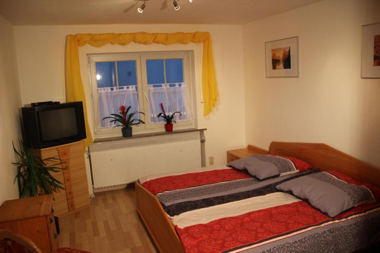 Ferienwohnung Mit 4 Schlafzimmer Fuer 2 Bis 9 Gaeste----Apartment With 4 Bedrooms For 2 To 9 Guests Нюрнберг Екстериор снимка