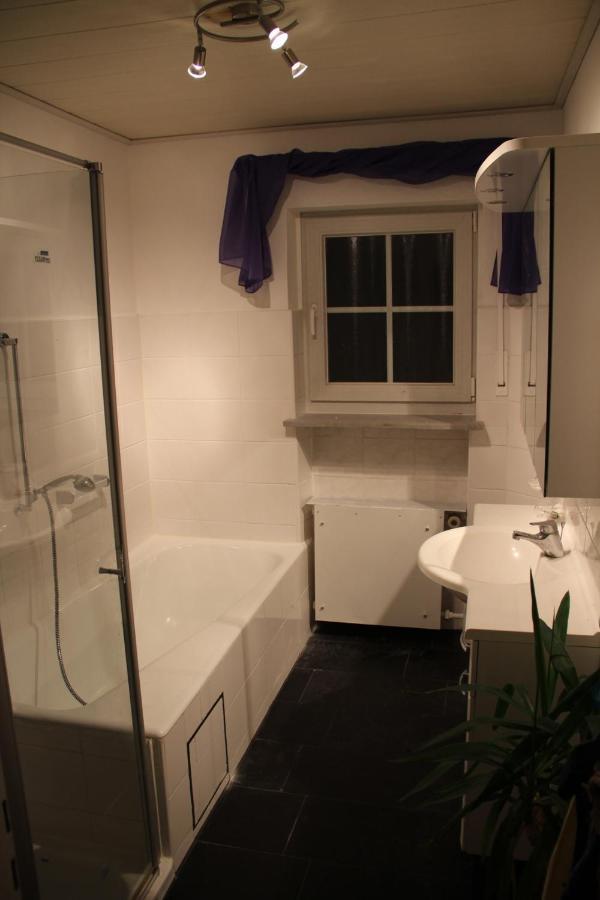 Ferienwohnung Mit 4 Schlafzimmer Fuer 2 Bis 9 Gaeste----Apartment With 4 Bedrooms For 2 To 9 Guests Нюрнберг Екстериор снимка